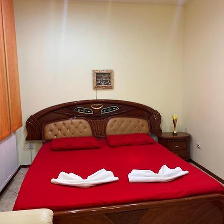 Aurora Boutique-Studio Premium Bed & Breakfast Bucureşti Exterior foto