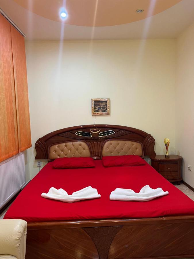 Aurora Boutique-Studio Premium Bed & Breakfast Bucureşti Exterior foto